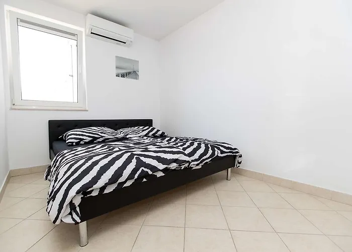 Lux Apartmán Jadranovo